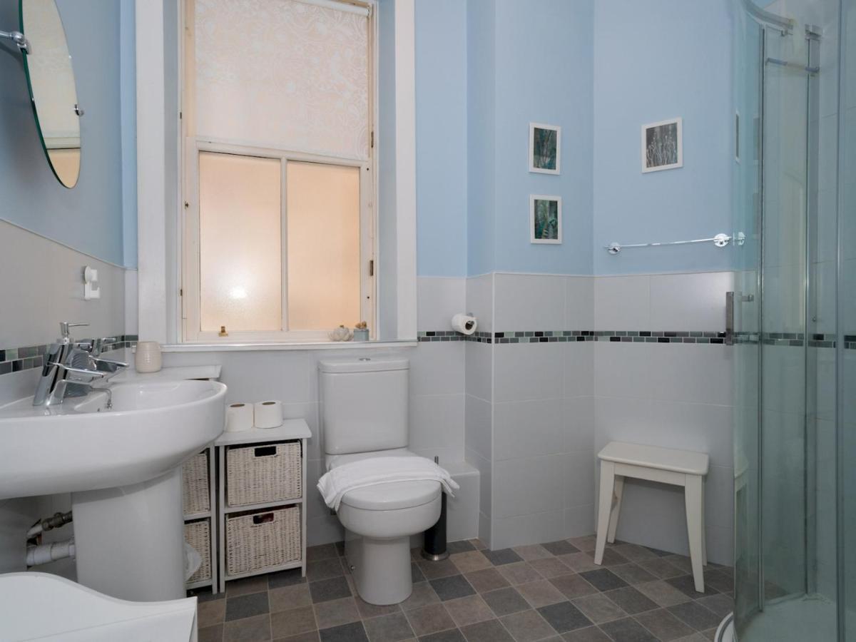 Pass The Keys Central Spacious Flat At Royal Mile Эдинбург Экстерьер фото